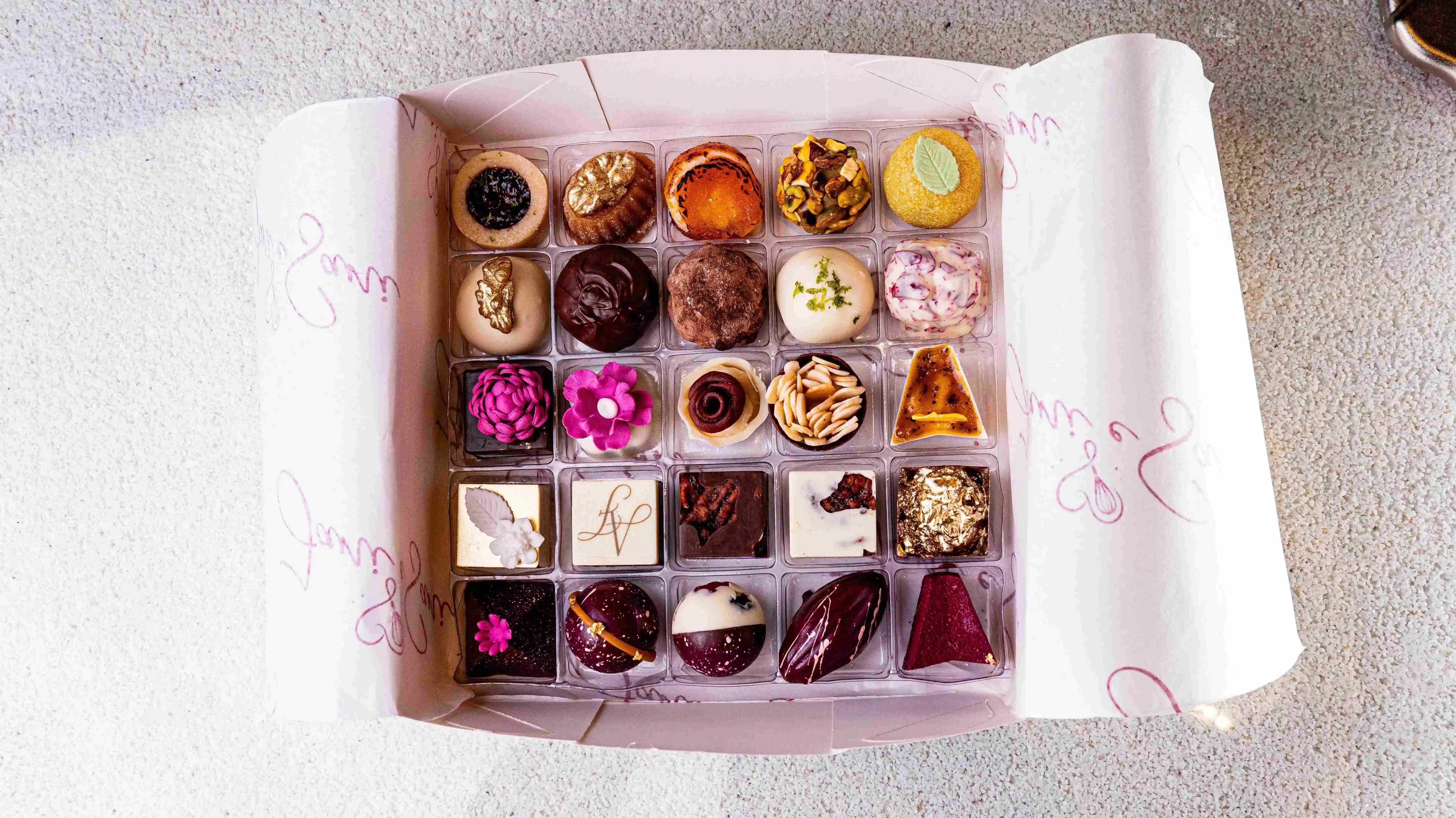 Caixa Degustação com doces sortidos da Jani & Sani
